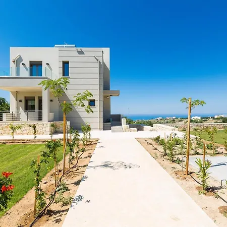 Luxury Cretan With Private Pools