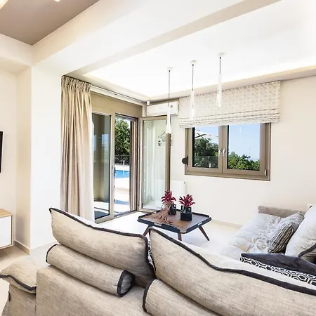 Luxury Cretan With Private Pools Villa