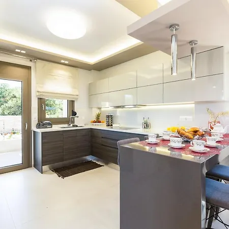 Villa Luxury Cretan With Private Pools *